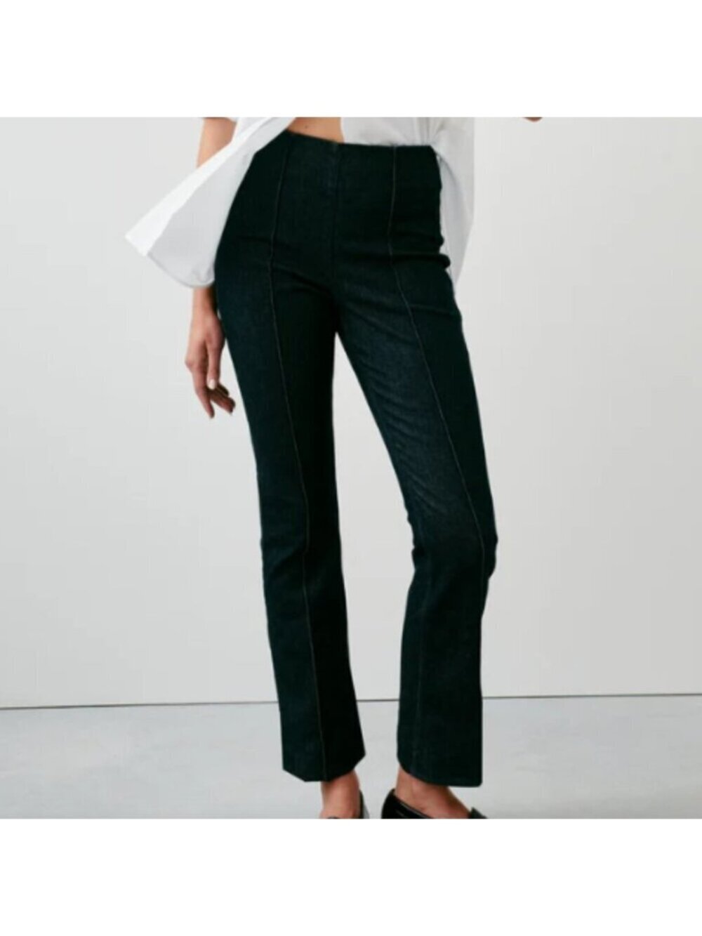 NWT SPANX Zero Waistband Micro Flare Jeans - Indigo Wash - Size Medium